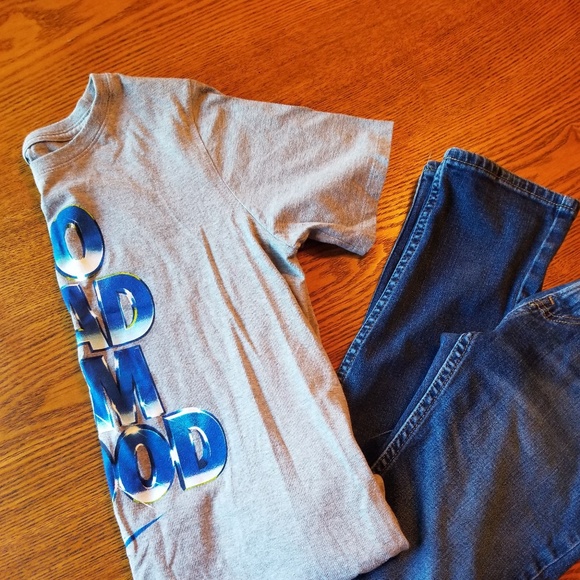 Boys Nike - Picture 2 of 4